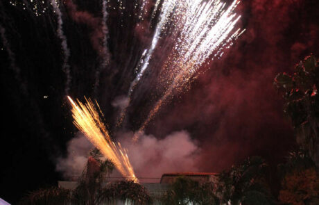 FUOCHI D’ARTIFICIO PROTAGONISTI SULLE NOTE DI ULTIMO