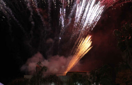 FUOCHI D’ARTIFICIO PROTAGONISTI SULLE NOTE DI ULTIMO